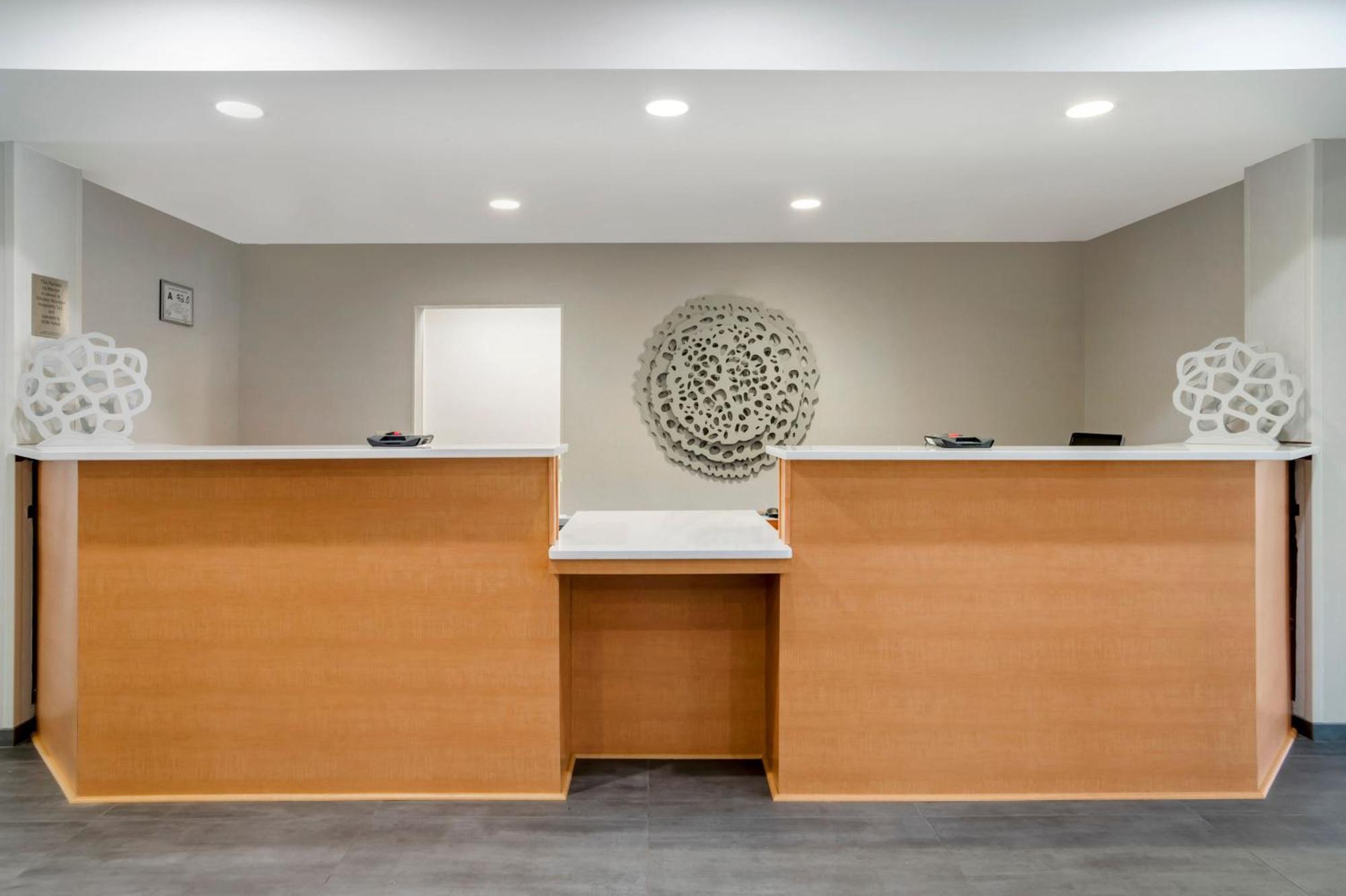 Fairfield Inn & Suites - בון מראה חיצוני תמונה