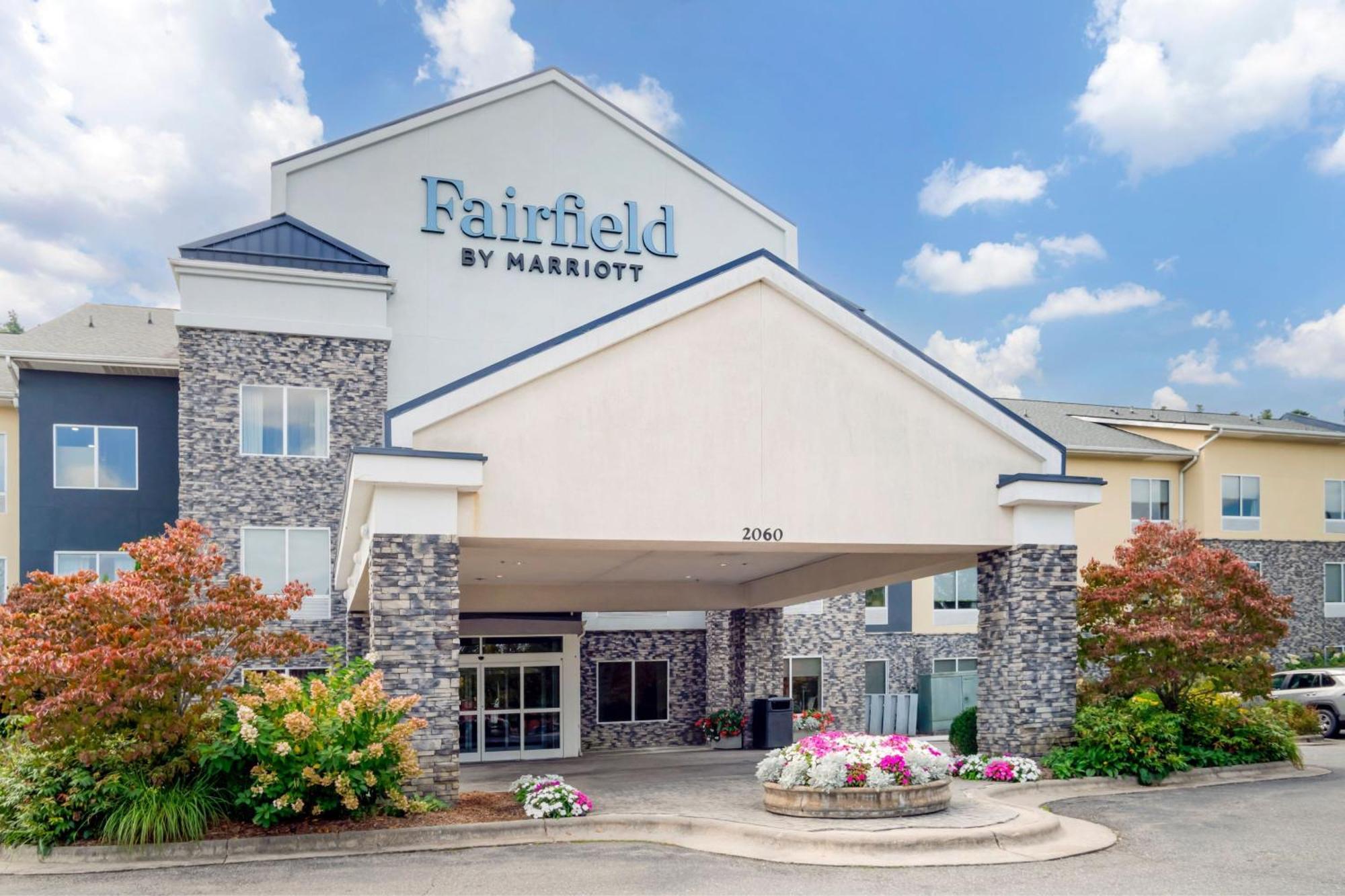 Fairfield Inn & Suites - בון מראה חיצוני תמונה